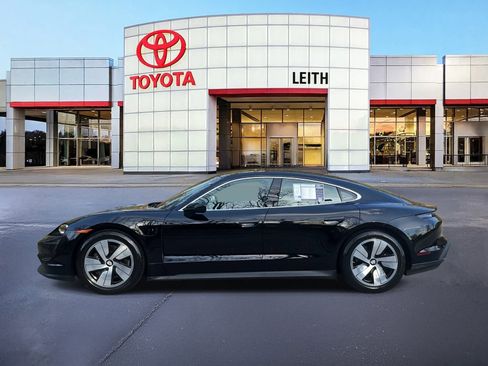 Used 2021 Porsche Taycan image 7