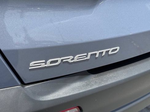 Used 2023 Kia Sorento LX FWD image 10