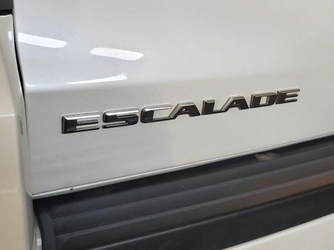 Used 2020 Cadillac Escalade Luxury AWD/4WD image 6