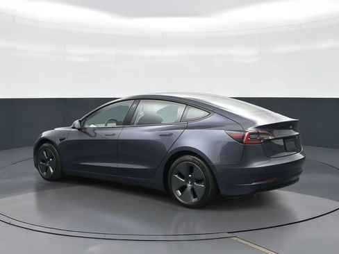 Used 2021 Tesla Model 3 Standard Range Plus RWD image 3