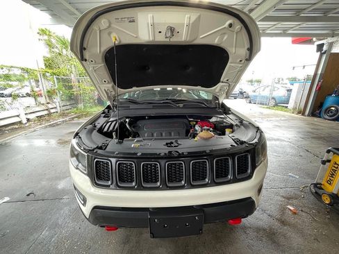 Used 2019 Jeep Compass Trailhawk AWD/4WD image 17