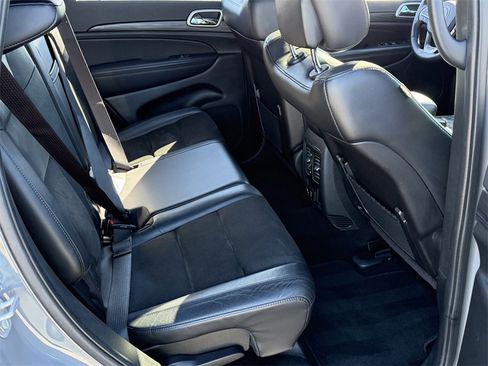 Used 2022 Jeep Grand Cherokee Laredo X image 23