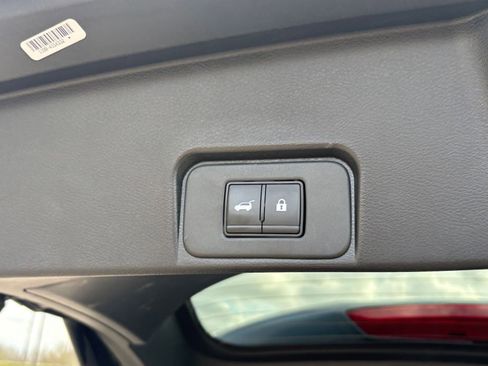 Used 2025 Nissan Rogue SV FWD image 23