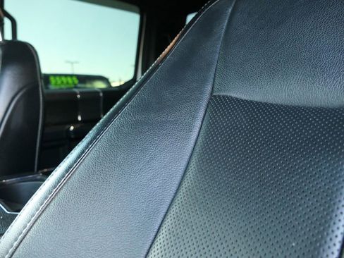 Used 2019 Ford F150 Lariat image 15