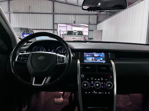 Used 2019 Land Rover Discovery Sport SE image 27