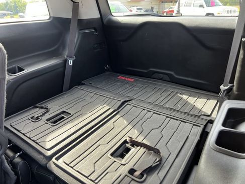 Used 2019 GMC Acadia SLT w/ Black Edition image 14