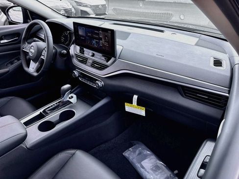 New 2026 Nissan Altima 2.5 SR w/ SR Midnight Edition Package FWD image 24