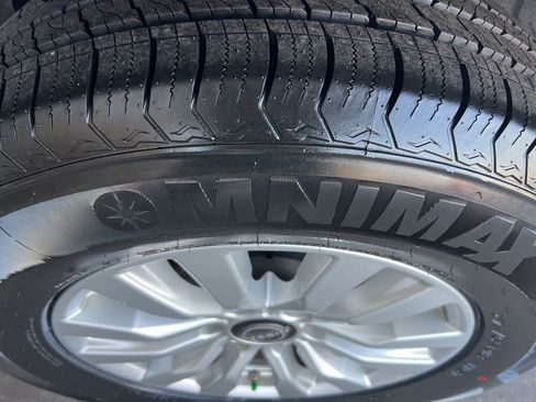 Used 2021 Nissan Armada SV image 29