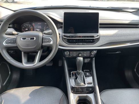 Used 2024 Jeep Compass Latitude AWD/4WD image 15