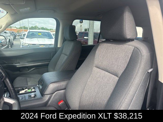Used 2024 Ford Expedition XLT AWD/4WD image 13