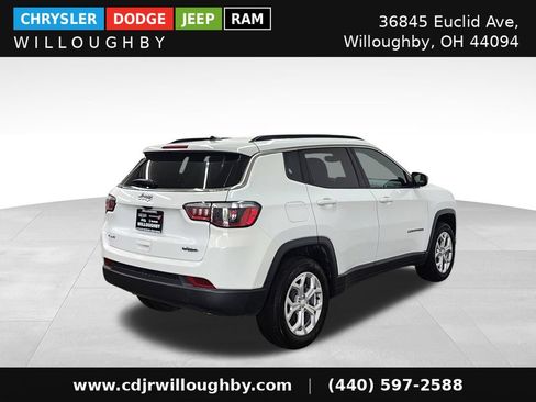 Used 2024 Jeep Compass Latitude AWD/4WD image 9