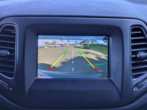 Used 2018 Jeep Compass Sport w/ Tech Group image 14