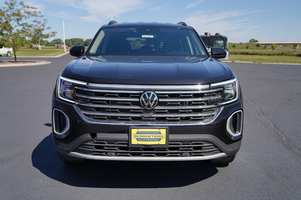 Used 2026 Volkswagen Atlas SE AWD/4WD image 2