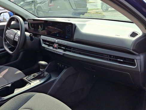 Used 2025 Kia K4 FWD image 11