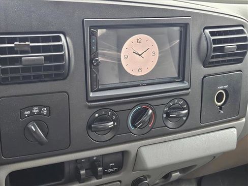 Used 2006 Ford F350 XL image 12