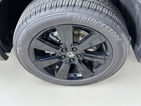 Used 2025 Honda Pilot Black Edition image 39