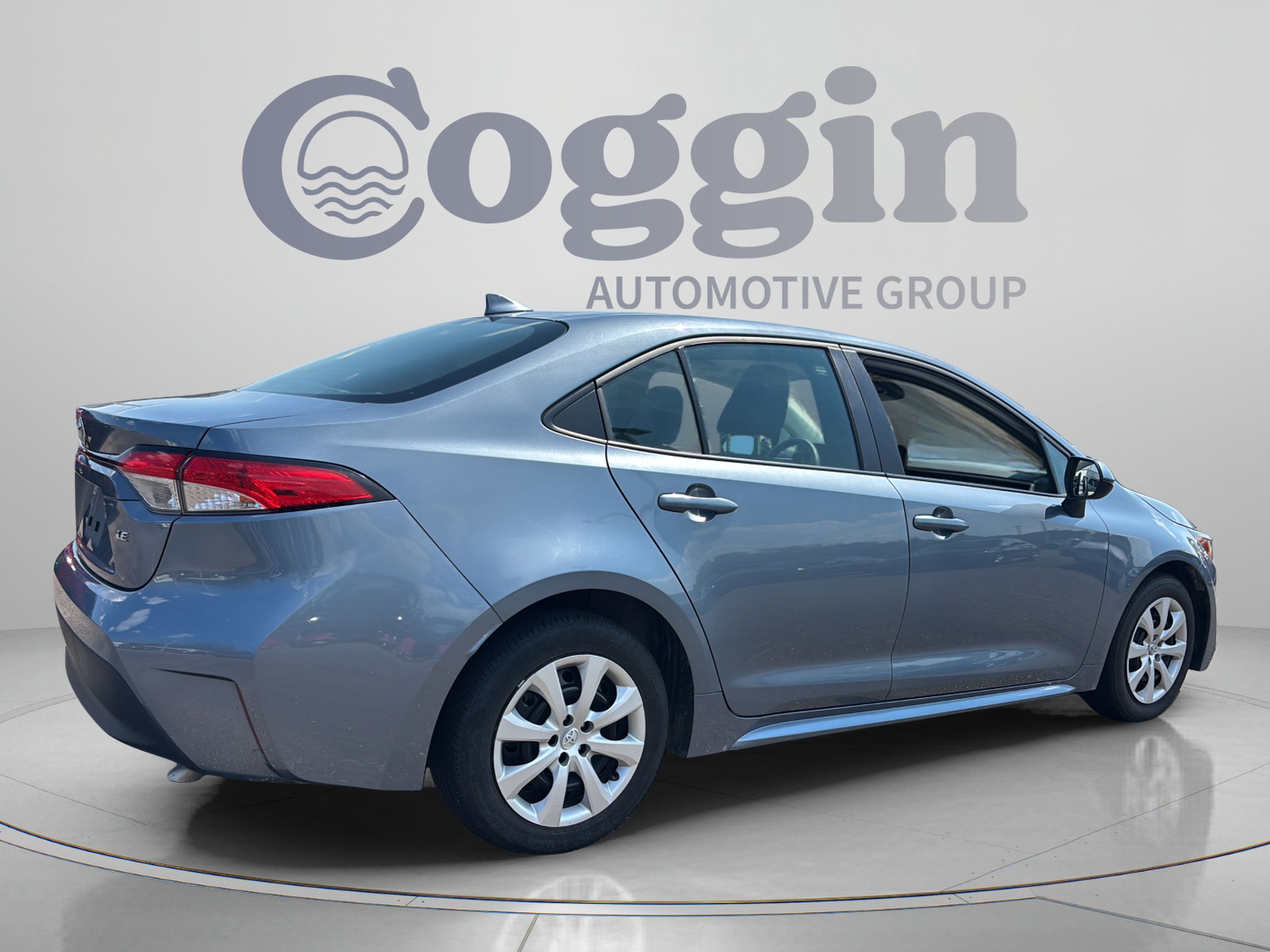 Used 2025 Toyota Corolla LE FWD image 5