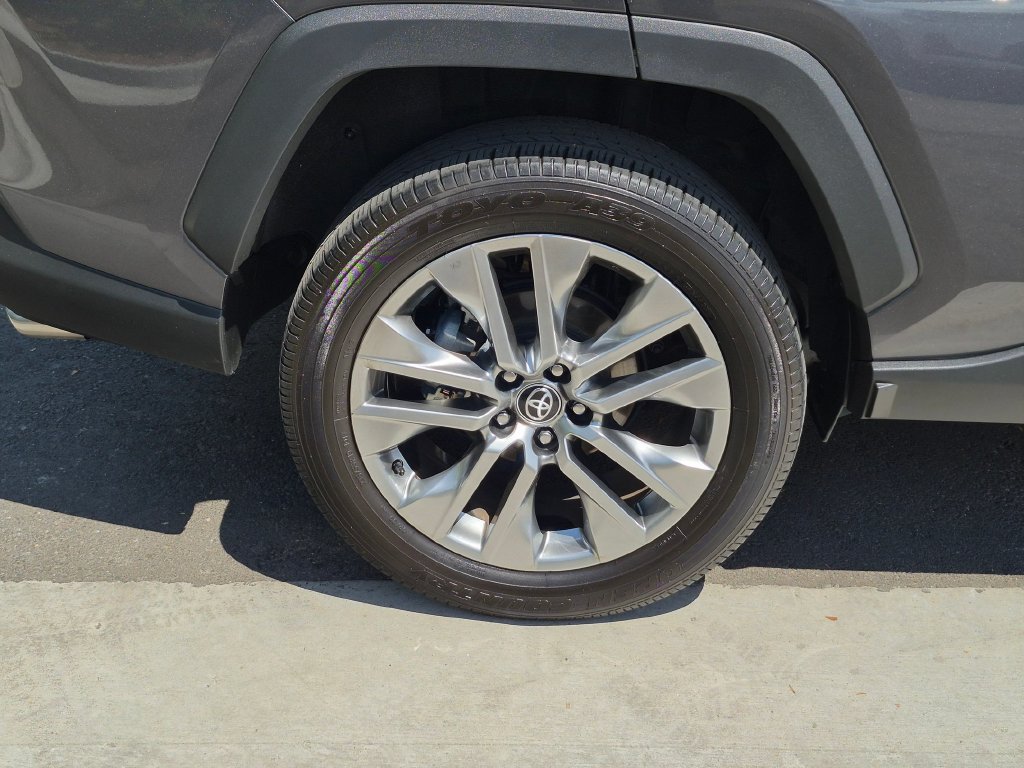 Used 2023 Toyota RAV4 XLE Premium FWD image 29
