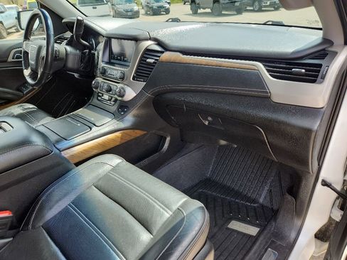 Certified 2019 GMC Yukon XL Denali w/ Denali Ultimate Package AWD/4WD image 47