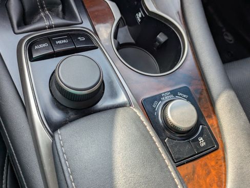 Used 2019 Lexus RX 350 FWD w/ Premium Package image 18