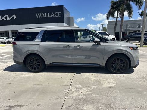 Certified 2024 Kia Carnival SX Prestige image 5