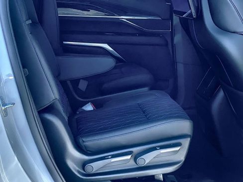 Used 2026 Cadillac Escalade IQL Luxury image 36