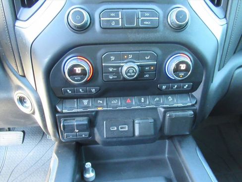 Used 2020 Chevrolet Silverado 2500 LTZ w/ LTZ Plus Package image 28