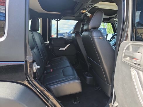 Used 2016 Jeep Wrangler Unlimited Rubicon image 23