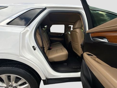 Used 2019 Cadillac XT5 Platinum AWD/4WD image 29