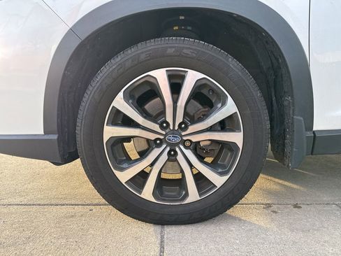 Used 2019 Subaru Forester Limited image 27