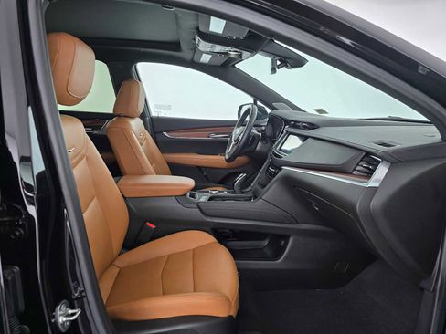 Used 2024 Cadillac XT5 Premium Luxury image 10