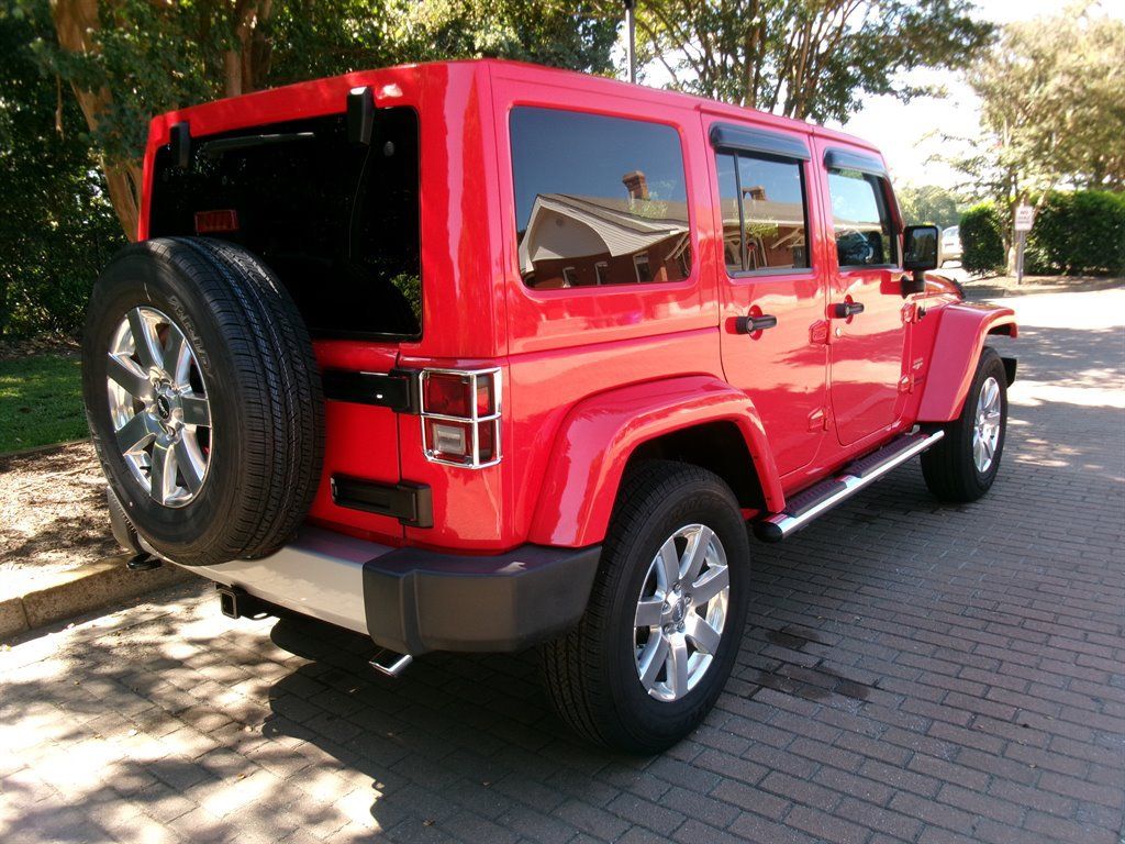 Used 2013 Jeep Wrangler Unlimited Sahara w/ Mopar Chrome Edition Group AWD/4WD image 7