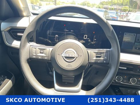 Used 2025 Nissan Kicks SV FWD image 18