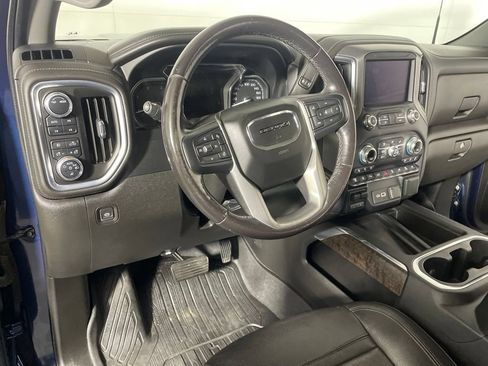 Used 2022 GMC Sierra 3500 Denali AWD/4WD image 9