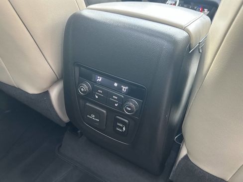 Used 2018 Buick Enclave Premium w/ Experience Buick Package image 21