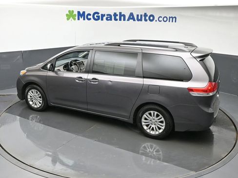 Used 2014 Toyota Sienna XLE image 24