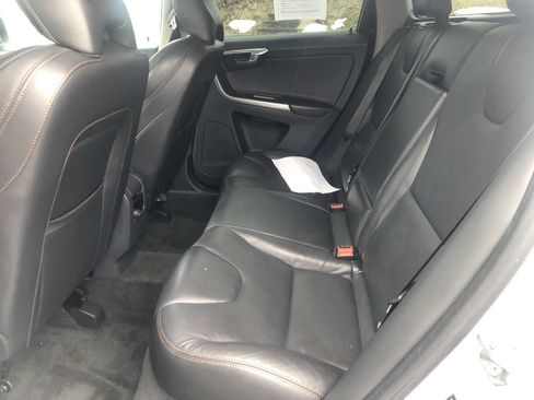 Used 2017 Volvo XC60 T5 Dynamic w/ Preferred Option Package image 11