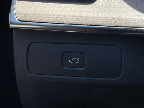 New 2026 Volvo XC90 B6 Plus w/ Protection Package Premier image 12