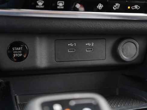 Certified 2025 Nissan Rogue SV FWD image 24