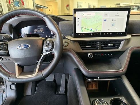 Used 2025 Ford Explorer ST-Line w/ ST-Line Street Pack image 13