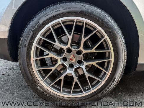 Used 2018 Porsche Macan Sport Edition AWD/4WD image 14