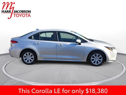 Used 2024 Toyota Corolla LE image 7