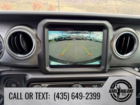 Used 2022 Jeep Wrangler Unlimited Sahara w/ LED Lighting Group AWD/4WD image 20