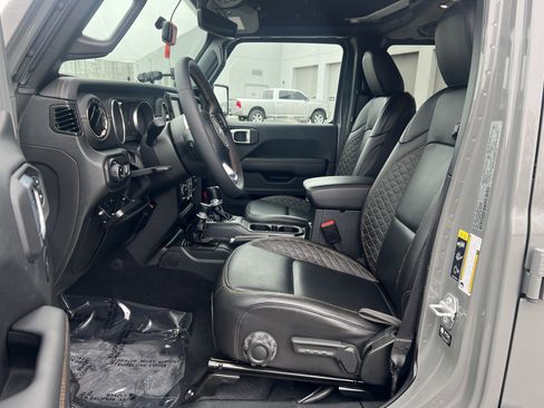 Certified 2023 Jeep Gladiator Overland image 16
