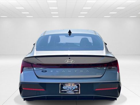 New 2026 Hyundai Elantra SEL FWD image 5