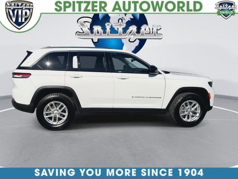 Used 2023 Jeep Grand Cherokee Laredo w/ Luxury Tech Group I AWD/4WD image 10