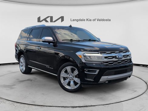 Used 2023 Ford Expedition Platinum AWD/4WD image 2