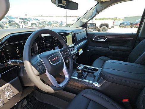New 2026 GMC Sierra 1500 SLT image 15