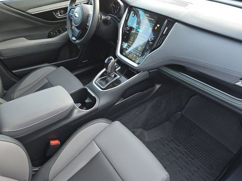 Used 2025 Subaru Outback Onyx Edition image 18