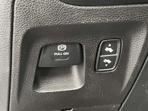 Used 2021 RAM 1500 Big Horn RWD image 19